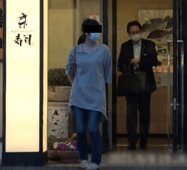 井上秀作市議(北九州市)の顔画像,不倫相手,開店寿司店どこ?緊急事態宣言中にデート